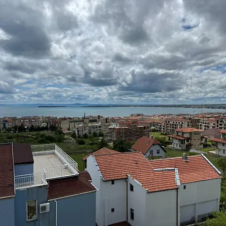 St. Vlas Апартамент *